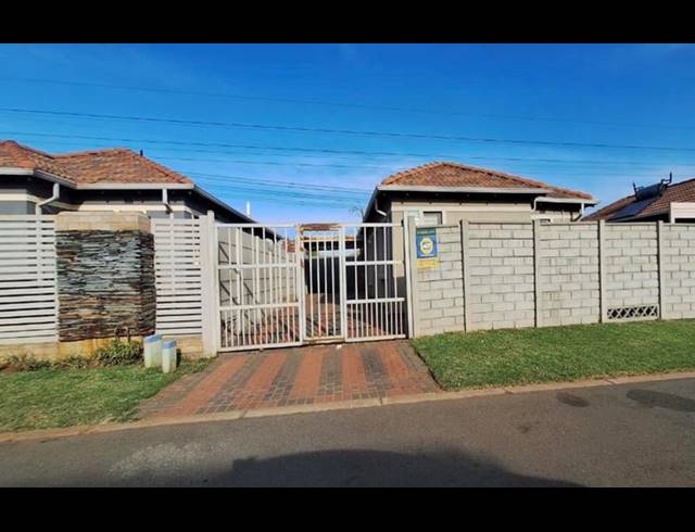 3 BEDROOM HOUSE FOR SALE IN ALBERTSDAL